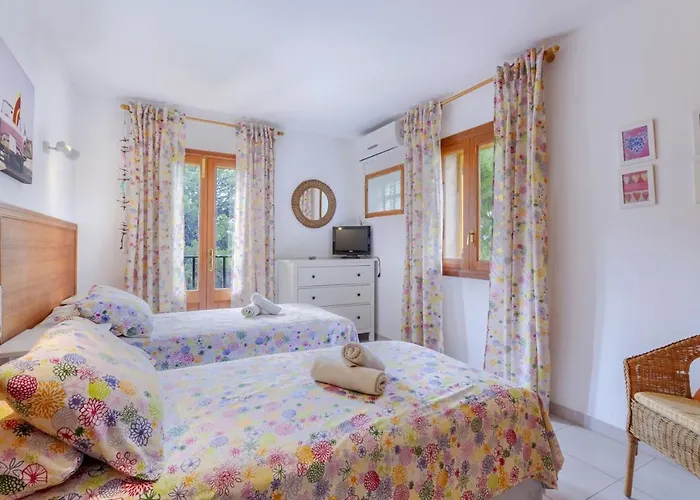 Tomir Llenaire Villa